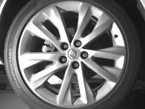 Used 2023 Buick Envision Avenir AWD/4WD image 11
