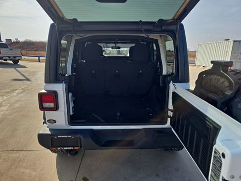 Used 2023 Jeep Wrangler Unlimited Sport AWD/4WD image 13