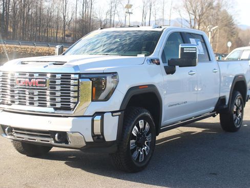 Used 2024 GMC Sierra 2500 Denali w/ Denali Reserve Package image 3