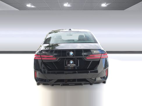 New 2026 BMW 530i xDrive w/ Executive Package image 9