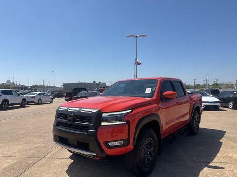 Certified 2025 Nissan Frontier PRO-4X image 7