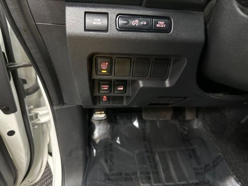 Used 2022 Nissan Frontier SV w/ Technology Package AWD/4WD image 33