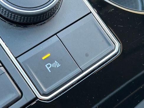 Used 2023 Volkswagen Atlas Cross Sport SEL image 32