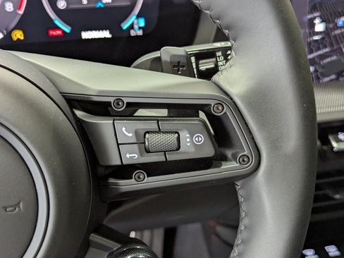 Used 2025 Porsche 911 Carrera S image 38