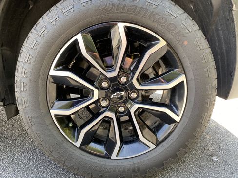 Used 2025 Chevrolet TrailBlazer ACTIV w/ Convenience Package FWD image 41