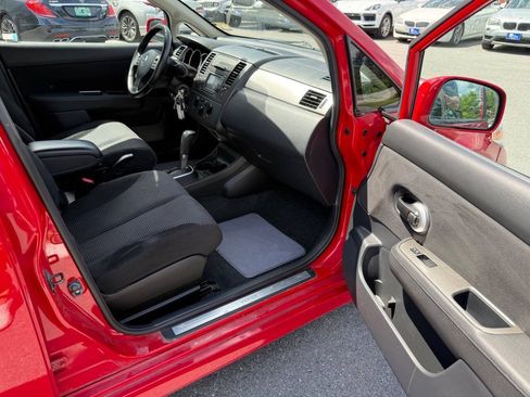 Used 2012 Nissan Versa Hatchback w/ SL Navigation Pkg FWD image 7