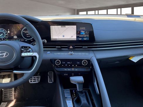 New 2025 Hyundai Elantra SEL image 6