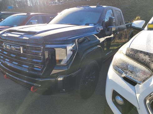 Used 2024 GMC Sierra 3500 AT4 w/ AT4 Premium Plus Package image 3