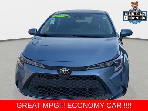 Used 2022 Toyota Corolla LE FWD image 2