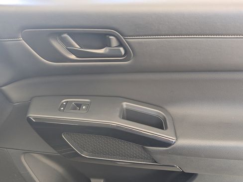 Used 2024 Nissan Pathfinder SV image 23