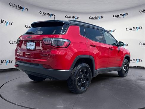 Used 2023 Jeep Compass Trailhawk image 5