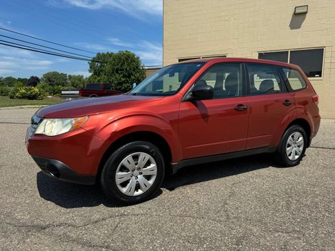 Used 2011 Subaru Forester 2.5X AWD/4WD image 4