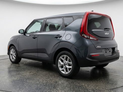 Used 2025 Kia Soul LX w/ LX Technology Package FWD image 6