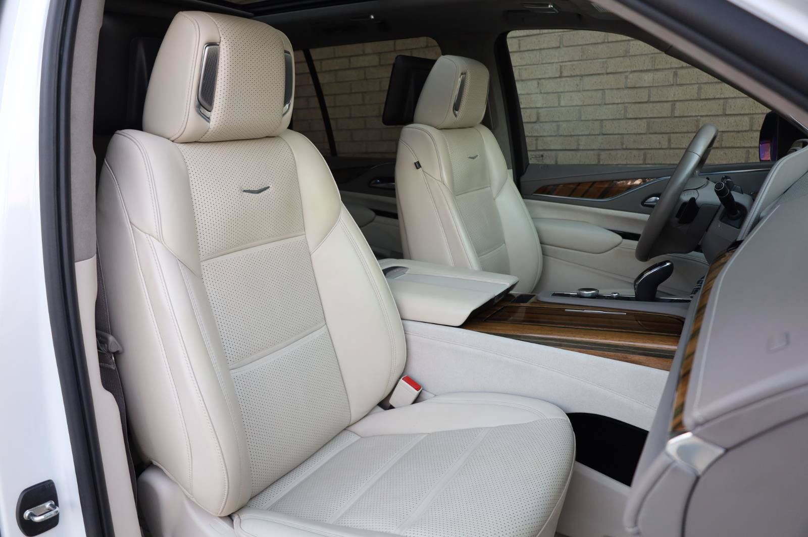 Used 2021 Cadillac Escalade Premium Luxury Platinum w/ LPO, Floor Liner Package AWD/4WD image 39