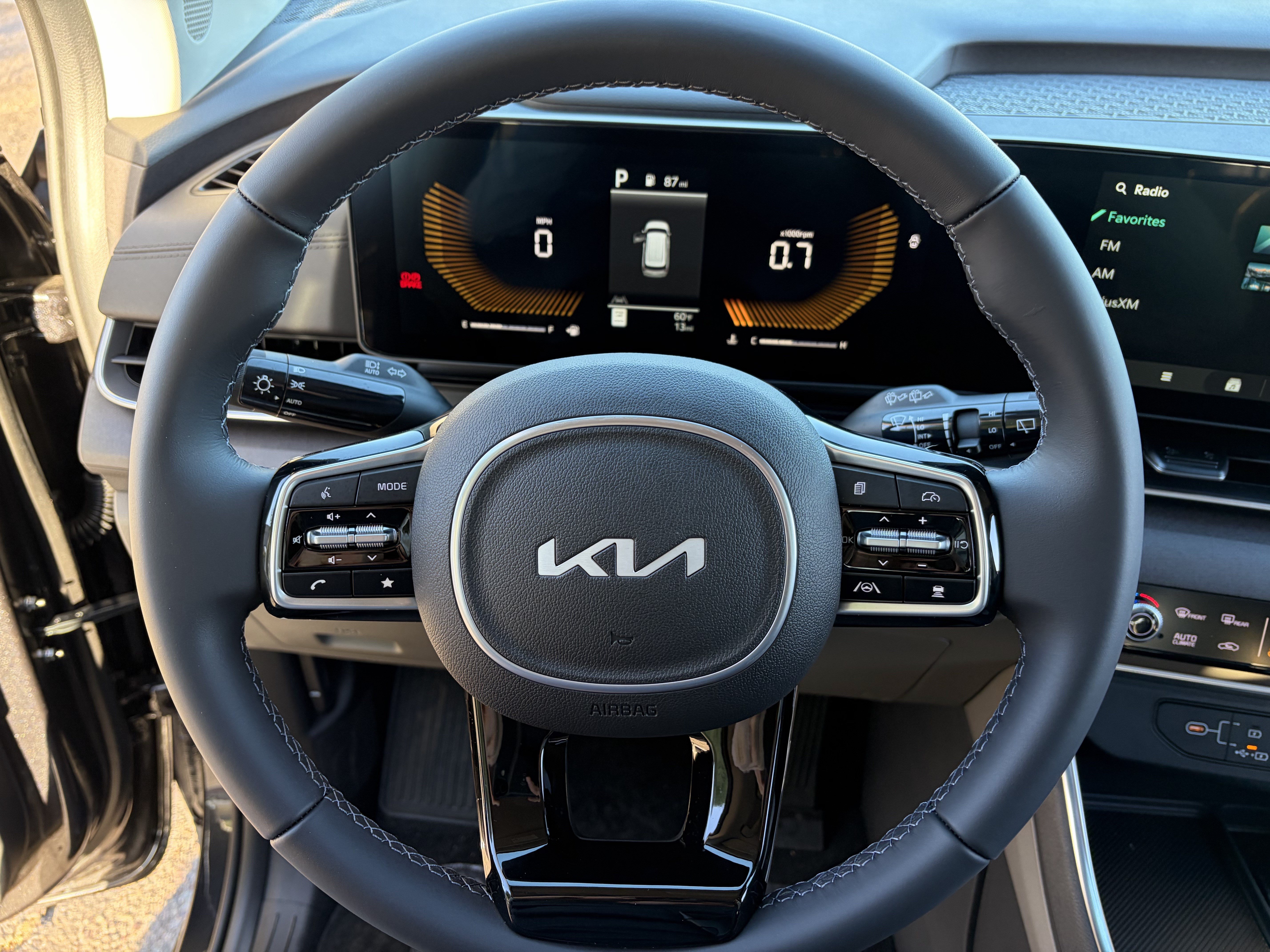 New 2026 Kia Carnival EX FWD image 21