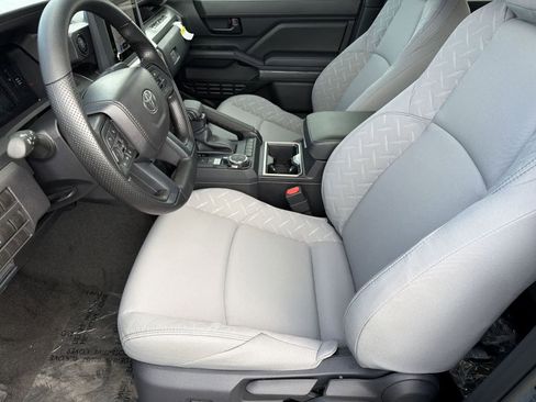 New 2026 Toyota Tacoma SR5 AWD/4WD image 17