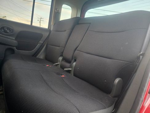 Used 2012 Nissan Cube 1.8 w/ Interior Designer Pkg FWD image 11