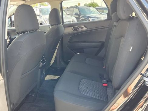 Used 2026 Kia Sportage LX FWD image 6