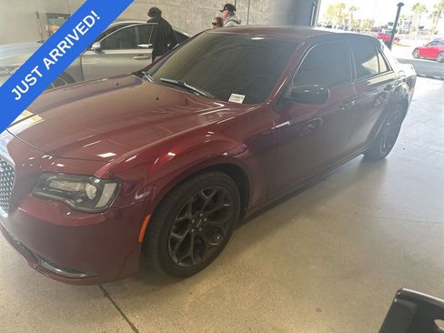 Used 2019 Chrysler 300 Touring w/ Sport Appearance Package image 1