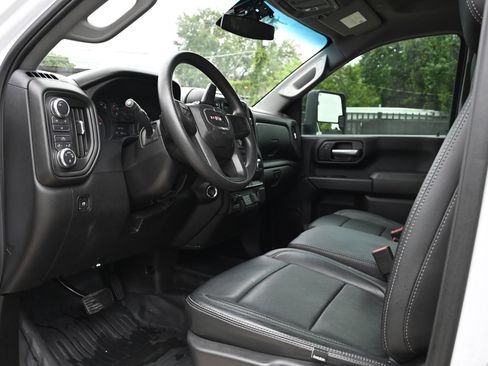 Used 2025 GMC Sierra 2500 Pro w/ Convenience Package AWD/4WD image 11