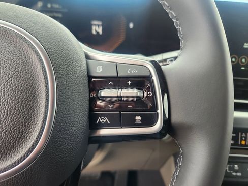 New 2026 Kia Carnival LXS image 16