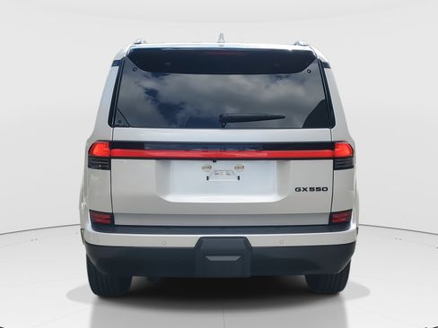 Used 2025 Lexus GX 550 image 6