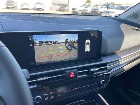 New 2026 Kia Sportage LX image 17