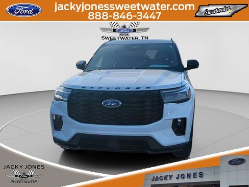 Certified 2025 Ford Explorer ST-Line w/ Premium Package image 3