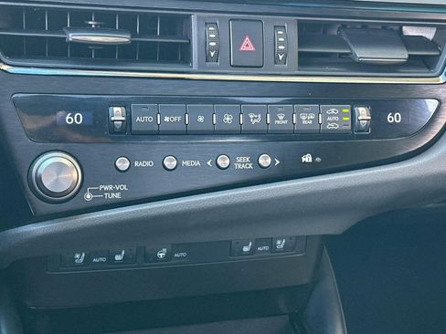 Used 2024 Lexus ES 350 w/ Premium Package image 26