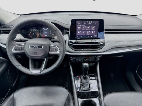 Used 2022 Jeep Compass Latitude FWD image 14