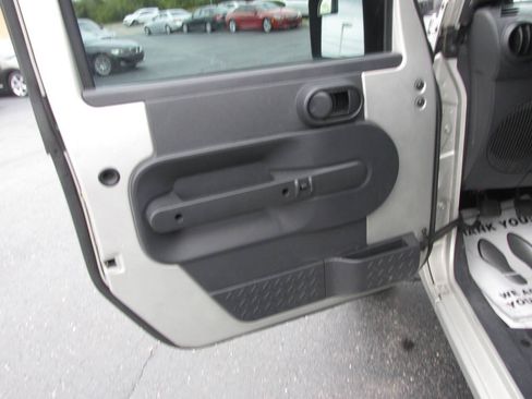 Used 2007 Jeep Wrangler X AWD/4WD image 8