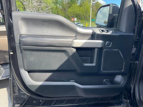 Used 2016 Ford F150 Lariat w/ Equipment Group 502A Luxury AWD/4WD image 28