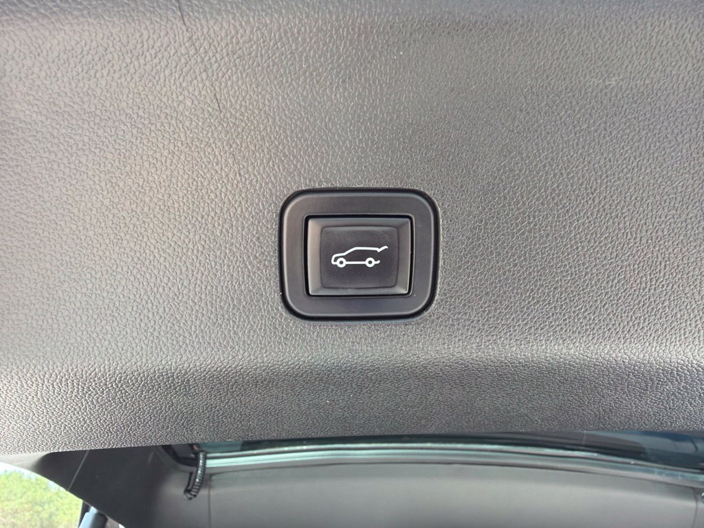 Used 2024 GMC Yukon AT4 AWD/4WD image 38