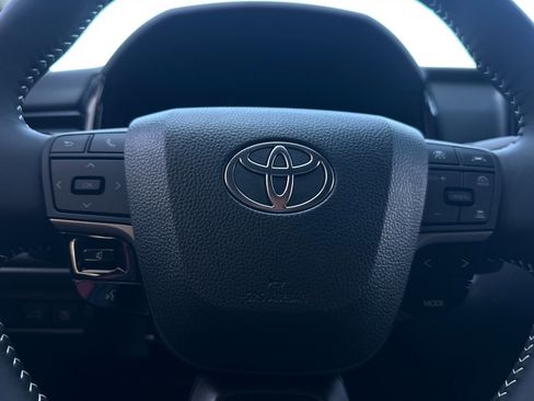 Used 2026 Toyota Camry Hybrid w/ Convenience Package FWD image 21