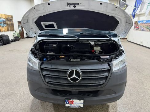 Used 2020 Mercedes-Benz Sprinter 2500 image 44