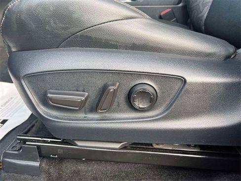 Certified 2025 Toyota Tacoma Limited image 21