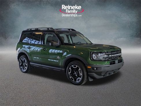 Used 2023 Ford Bronco Sport Outer Banks w/ Tech Package image 3