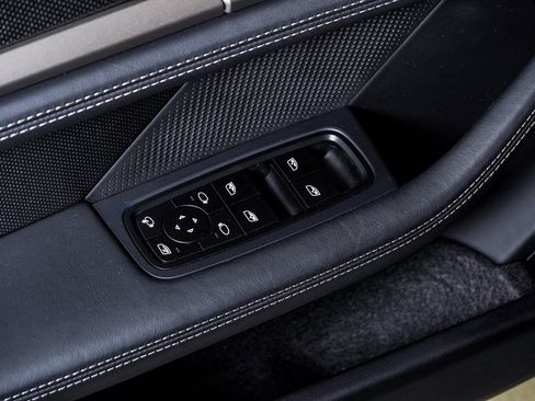 New 2025 Porsche Taycan Turbo image 26