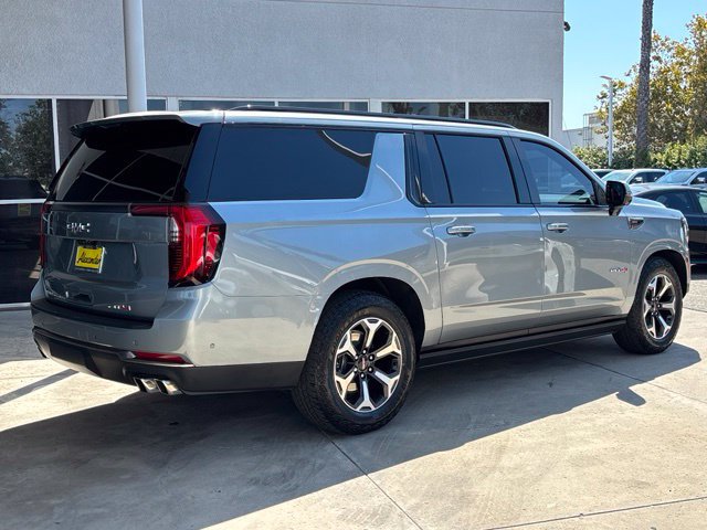 Used 2025 GMC Yukon XL AT4 Ultimate AWD/4WD image 3