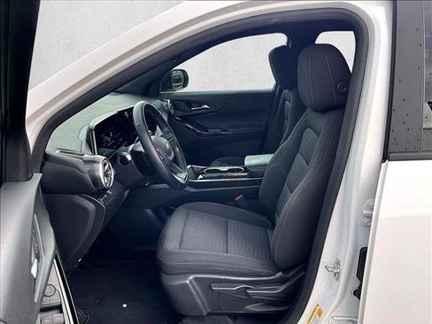 Used 2025 Chevrolet Equinox LT w/ Safety and Technology Package FWD image 27