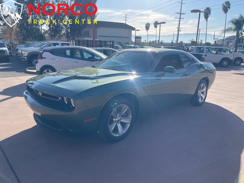 Used 2022 Dodge Challenger SXT RWD image 19
