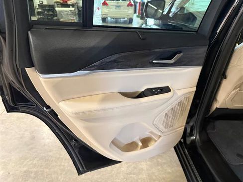 Certified 2025 Jeep Grand Cherokee Limited w/ Luxury Tech Group II image 23