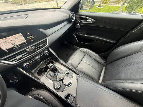 Used 2017 Alfa Romeo Giulia Ti AWD/4WD image 15