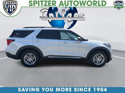 Used 2025 Ford Explorer Active AWD/4WD image 10