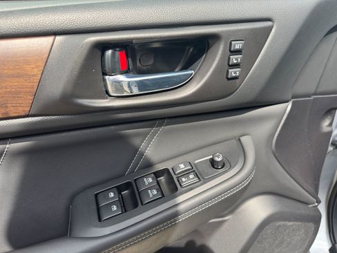Used 2018 Subaru Outback 2.5i Limited AWD/4WD image 15