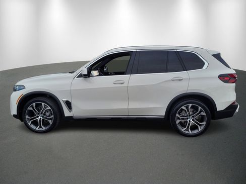 New 2026 BMW X5 sDrive40i image 4