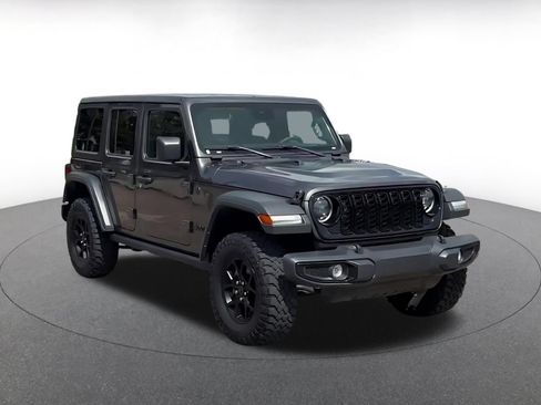 Used 2025 Jeep Wrangler Unlimited Sport AWD/4WD image 3