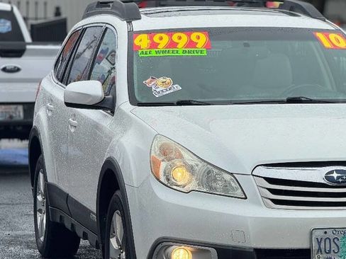 Used 2010 Subaru Outback 2.5i Limited image 9