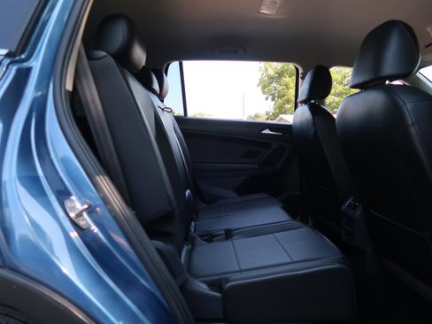 Used 2018 Volkswagen Tiguan SEL image 36