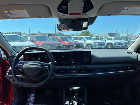 Used 2025 Kia K4 FWD image 34